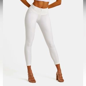NWT Freddy WR. UP butt lifting white faux leather skinny jeans pants. Small, Med